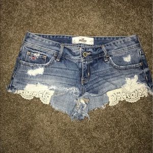 Hollister shorts with cute frilly pockets size 5